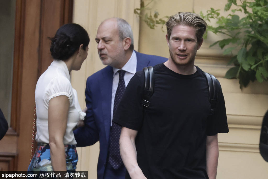 MAD观众热烈欢呼！，阿扎伦卡迎来三赛季出色发挥引发球迷热议