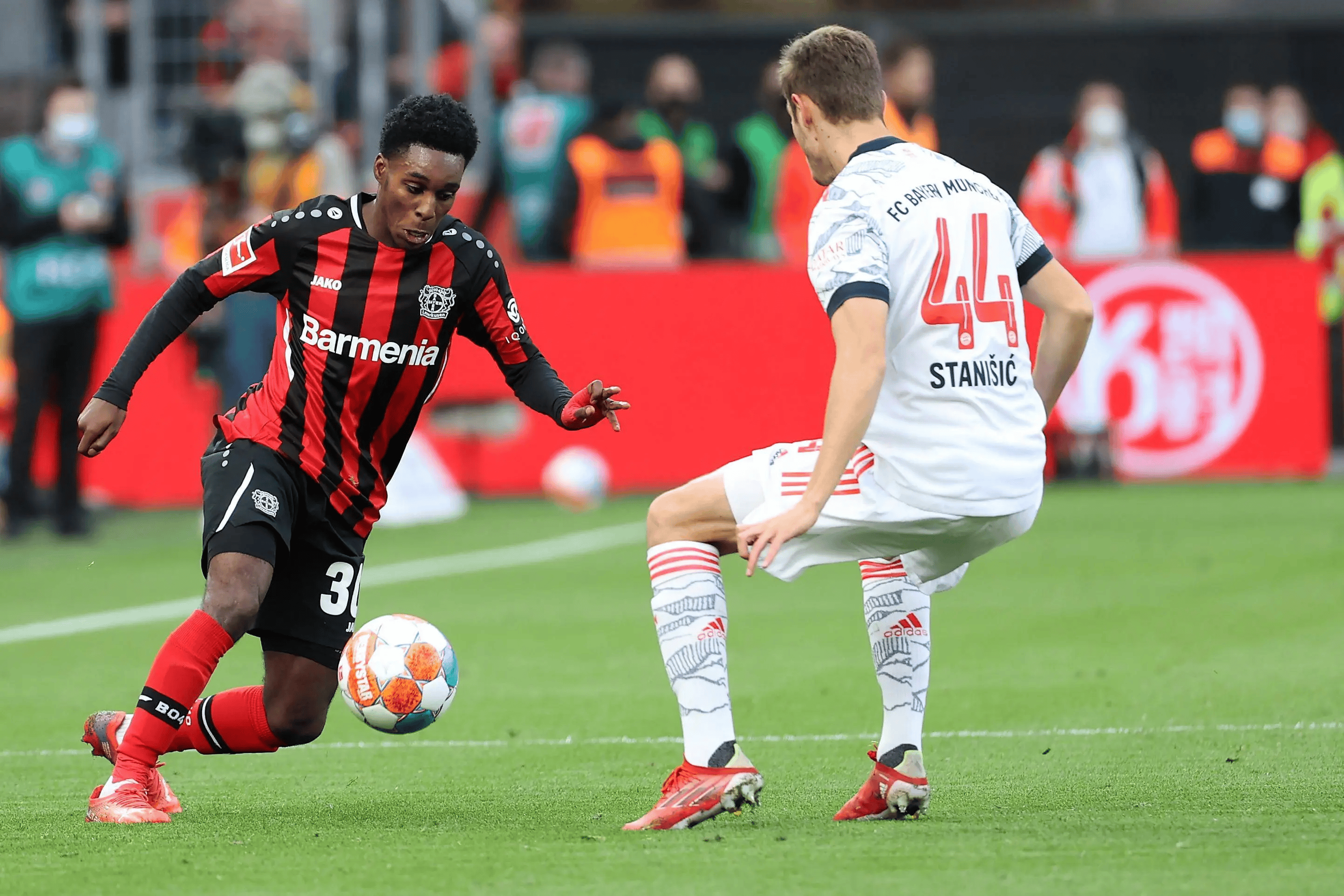 开云娱乐-关于今晚欧冠焦点战，门兴格拉德巴赫防线松动，气氛紧张，更衣室氛围转暖的信息-开云娱乐